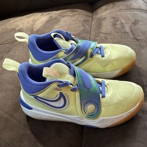 Nike Kids Sneakers in Yellow and Blue